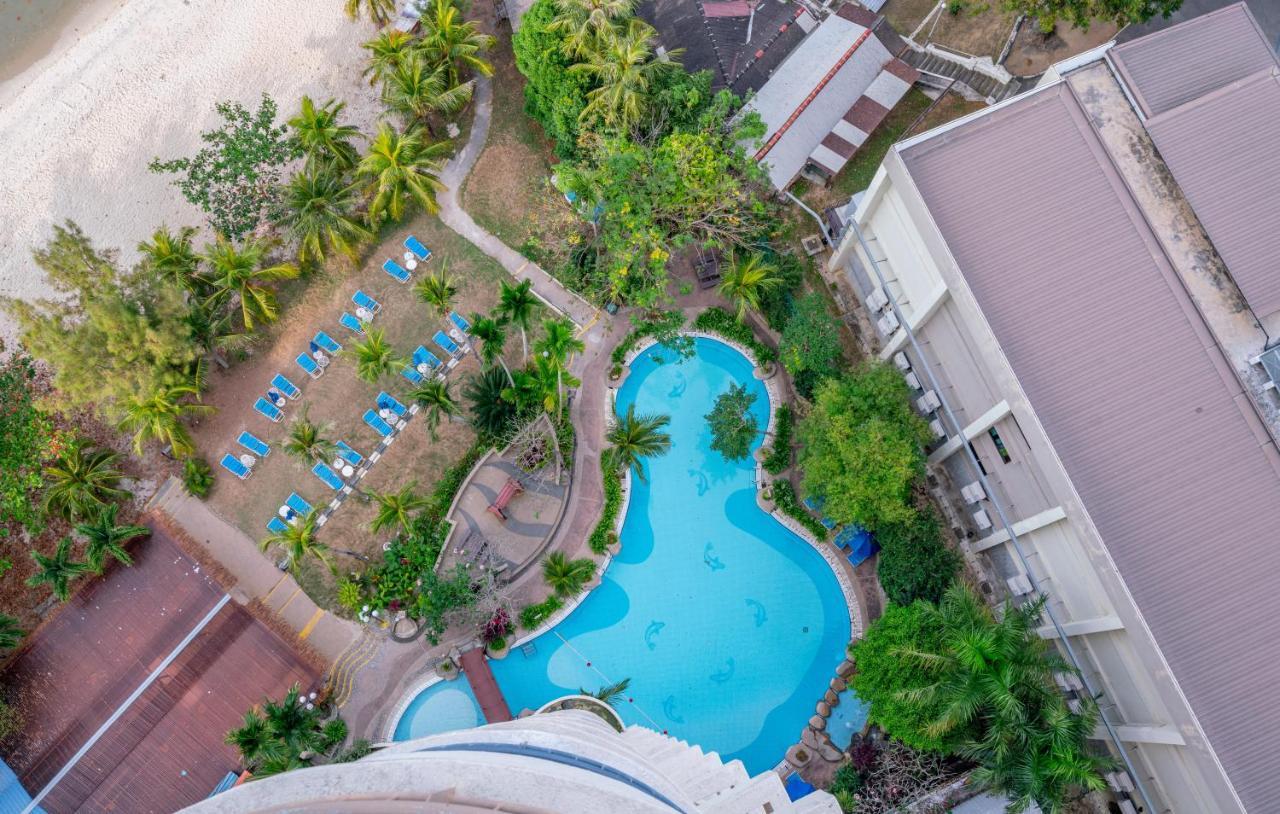 Romantic Couple Suite + Beach-Front Balcony Tanjung Bungah  Bagian luar foto