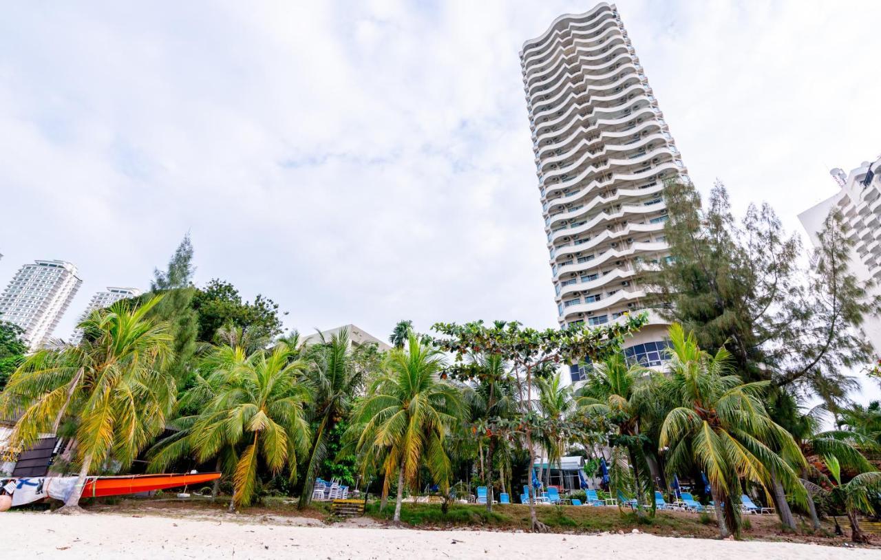 Romantic Couple Suite + Beach-Front Balcony Tanjung Bungah  Bagian luar foto