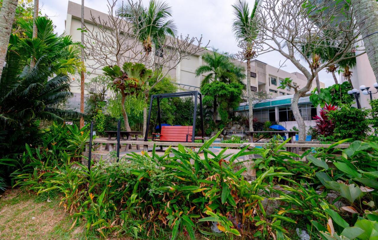 Romantic Couple Suite + Beach-Front Balcony Tanjung Bungah  Bagian luar foto