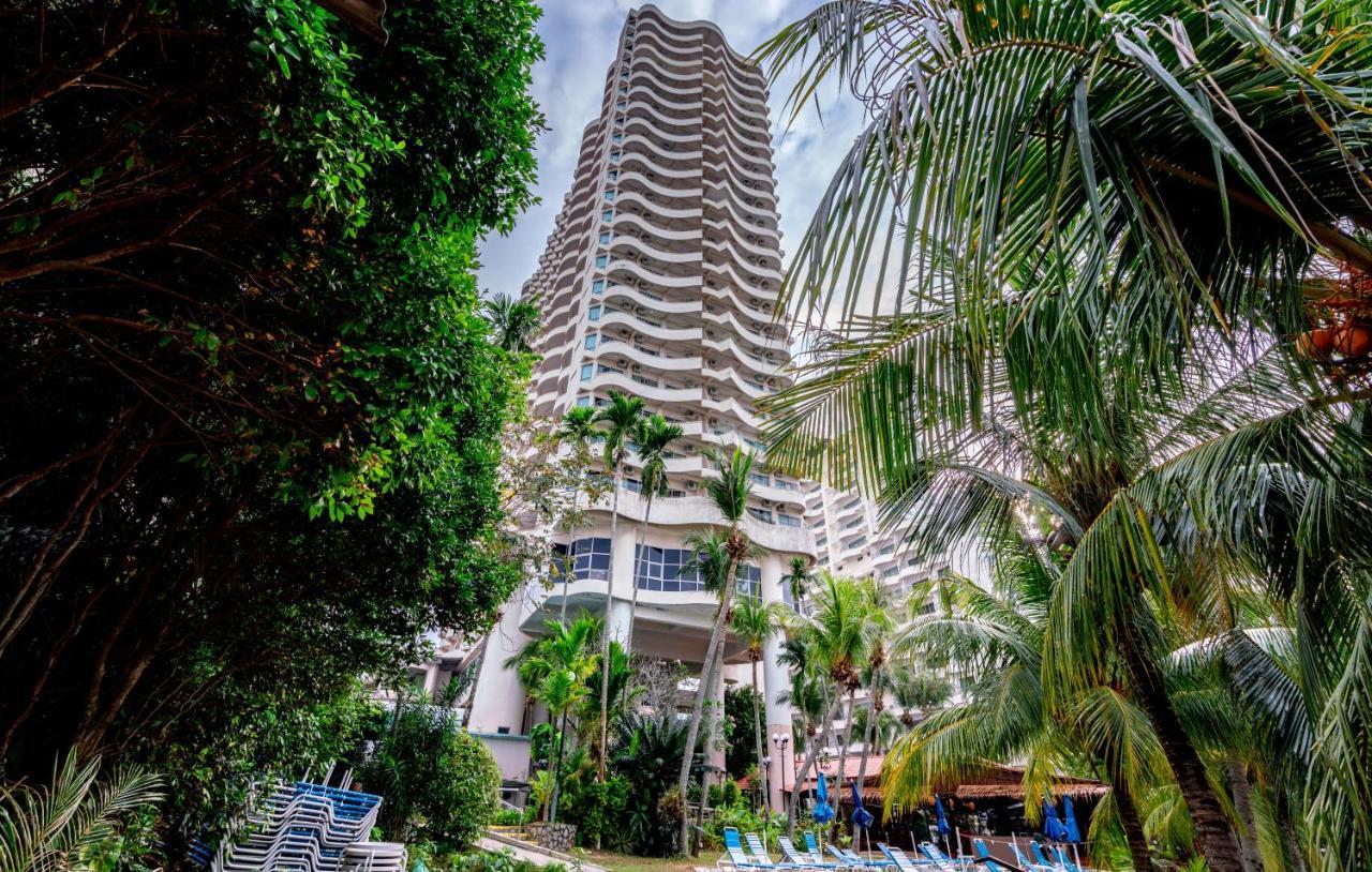 Romantic Couple Suite + Beach-Front Balcony Tanjung Bungah  Bagian luar foto