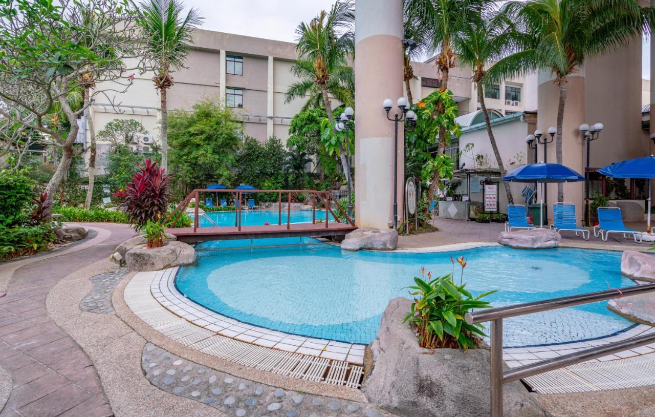 Romantic Couple Suite + Beach-Front Balcony Tanjung Bungah  Bagian luar foto